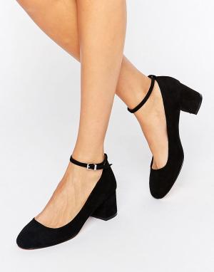 Черные туфли на среднем каблуке с ремешком щиколотке Alexa Faith. Цвет: черный