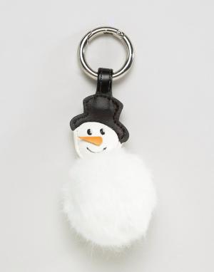 Новогодний брелок для ключей со снеговиком из помпона ASOS. Цвет: белый