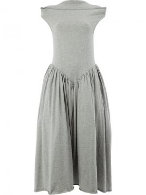 Расклешенное платье с заниженной талией Aalto. Цвет: серый