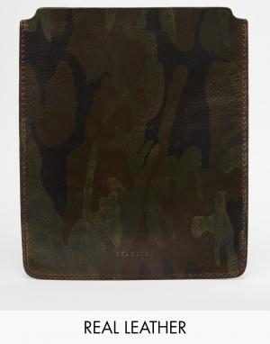 Кожаный чехол для планшета Selected Sebastian Homme. Цвет: зеленый
