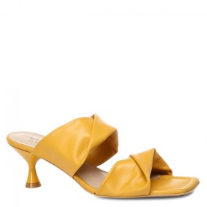Женская обувь Giotto. Цвет: желтый