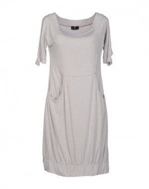 Короткое платье SOTTOMARINO. Цвет: светло-серый
