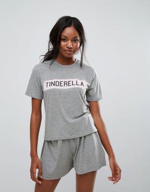 Комплект с футболкой и шортами Tinderella Girls on Film. Цвет: серый