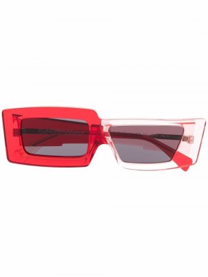 Солнцезащитные очки в двух тонах Kuboraum. Цвет: красный