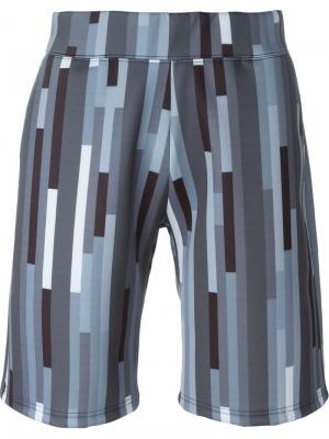 Спортивные шорты с геометрическим принтом Christopher Kane. Цвет: серый