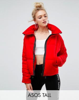 Дутая куртка со сборками на рукавах и отделкой в спортивном стиле ASOS Tall. Цвет: красный