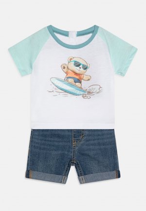 Джинсовые шорты SURFING BEAR TEE SET Levi's, цвет bright white Levi's