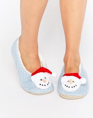 Тапочки-слиперы с отделкой в виде рождественского снеговика NUTME ASOS. Цвет: синий