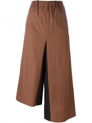 Укороченные брюки асимметричного кроя Lucio Vanotti. Цвет: коричневый