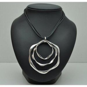 Колье Перо, металл, длина 75 см, черный, серебряный Fashion jewelry. Цвет: черный/серебристый