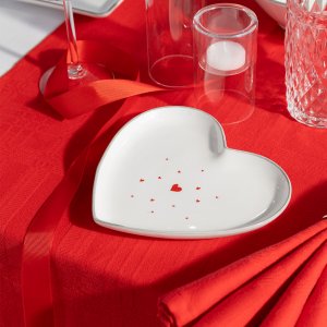 Блюдо Red heart II CozyHome. Цвет: белый