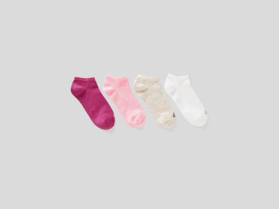 Набор из 4х пар коротких носков с лого Benetton. Цвет: мультиколор