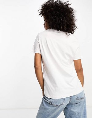Белая футболка с v-образным вырезом и короткими рукавами Femme Selected