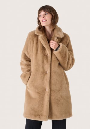 Классическое пальто Claud , цвет caramello Camomilla Italia