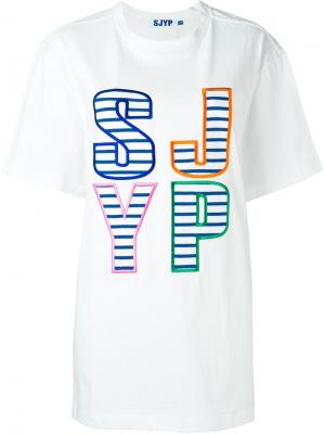 Удлиненная футболка с вышитым логотипом Steve J & Yoni P. Цвет: белый