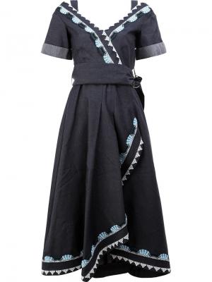 Джинсовое платье с вышивкой и запахом Peter Pilotto. Цвет: синий