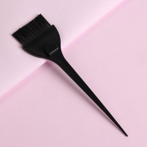 Кисть для окрашивания волос с фиксатором, 21 х 5,5 см, цвет чёрный Queen fair