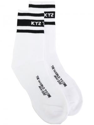 Носки с контрастными полосками KTZ. Цвет: белый