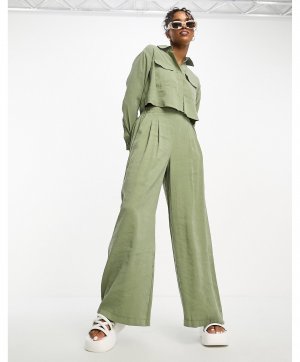 Комбинация мягких брюк цвета хаки с широкими штанинами Miss Selfridge