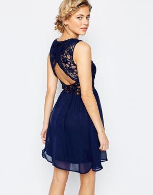 Платье 2 в 1 с кружевным топом и фестонной отделкой спинки Elise Ryan. Цвет: темно-синий