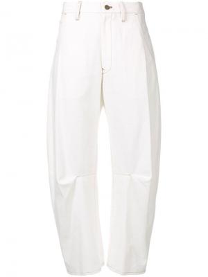 Зауженные широкие джинсы с контрастной строчкой Y's. Цвет: белый