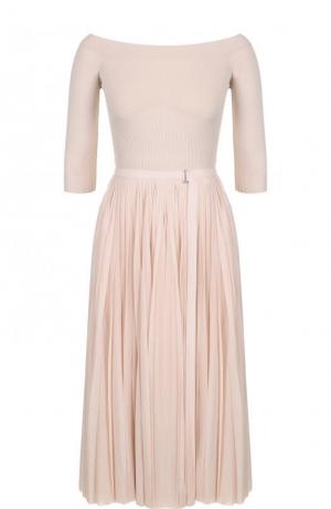 Приталенное вязаное платье с плиссированное юбкой Alexander McQueen. Цвет: розовый