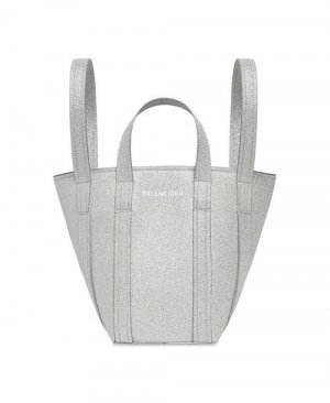 Большая сумка через плечо Everyday XS с северной и южной стороны из блестящей ткани , цвет Silver Balenciaga