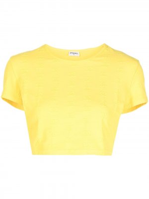 Укороченная футболка 1997-го года с логотипом CC Chanel Pre-Owned. Цвет: желтый