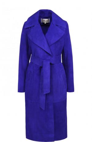 Однотонное замшевое пальто с широким поясом Diane Von Furstenberg. Цвет: синий