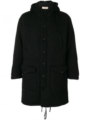 Утепленное пальто с капюшоном Maison Flaneur. Цвет: черный