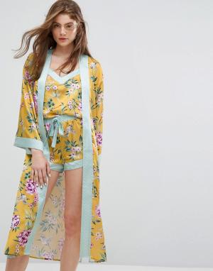 Атласный пижамный халат с цветочным принтом New Look. Цвет: желтый