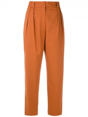 Зауженные брюки со складками Andrea Marques. Цвет: коричневый