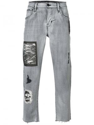 Укороченные джинсы с заплатками Hudson. Цвет: серый