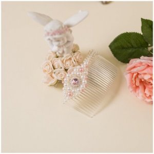 Свадебное украшение - гребень для прически невесты Марта с жемчужными бусинами и розовым кристаллом Свадебная мечта. Цвет: розовый/бежевый