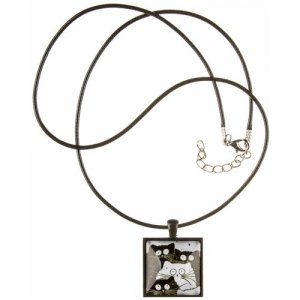 Подвеска кулон на черном шнуре 60 см со стеклянной вставкой Черно-белые котики основании DARIFLY. Цвет: черный/бежевый/белый