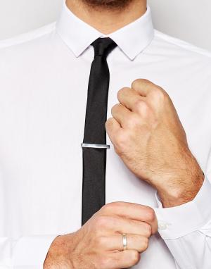 Строгая рубашка с галстуком и зажимом для галстука ASOS. Цвет: белый
