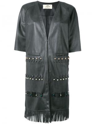 Пальто с короткими рукавами и бахромой Urbancode. Цвет: серый