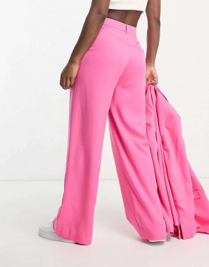 Ярко-розовые однотонные брюки прямого кроя Monki. Цвет: розовый
