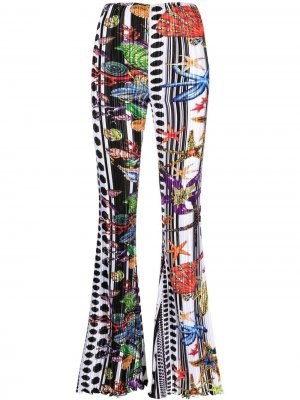 Расклешенные брюки со складками Versace. Цвет: белый