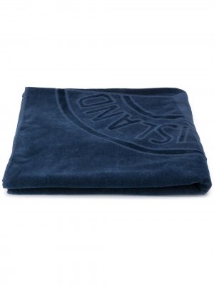 Махровое полотенце с логотипом Stone Island Junior. Цвет: синий