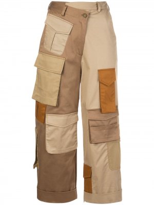 Укороченные брюки с карманами карго Monse. Цвет: коричневый