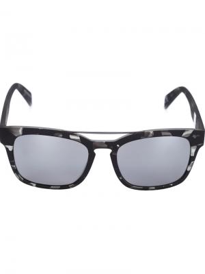 Солнцезащитные очки с камуфляжным принтом Italia Independent. Цвет: серый