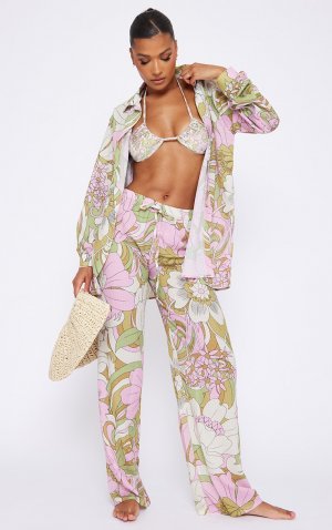 Зеленые текстурированные широкие пляжные брюки с жатым принтом и цветочным PrettyLittleThing