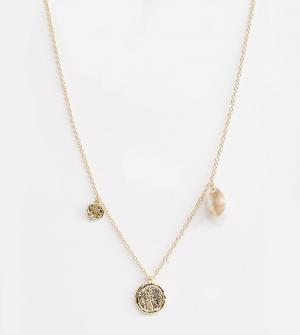 Gold hammered coin pendant necklace Liars & Lovers. Цвет: золотой