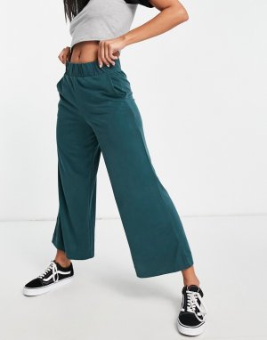 Темно-зеленые укороченные брюки с широкими штанинами Cilla-Зеленый цвет Monki