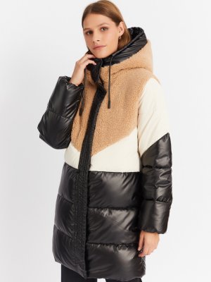 Тёплая куртка-пальто из экокожи с отделкой экомеха и капюшоном zolla. Цвет: черный