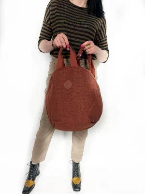 Сумка-рюкзак женская 1303 теракотовая, 47х3х37 см Bobo. Цвет: коричневый