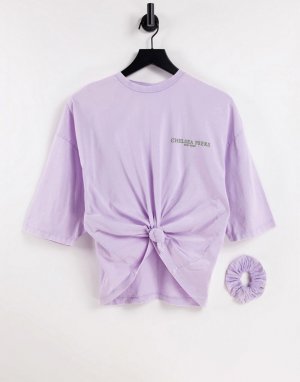 Сиреневая укороченная футболка из органического хлопка с эффектом кислотной стирки, декоративным узлом спереди и резинкой для волос в тон -Фиолетовый цвет Chelsea Peers