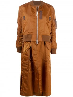 Длинная куртка-бомбер Sacai. Цвет: коричневый