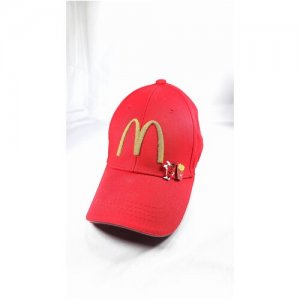 Кепка McDonalds уходящая эпоха ручная работа ,вышивка металлизированной нитью канитель нет. Цвет: красный/золотистый